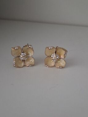 Cream Floral Crystal Stud Earrings - Women Jewelry